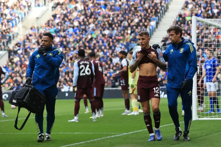 Aston Villa : Lucas Digne sérieusement touché ?
