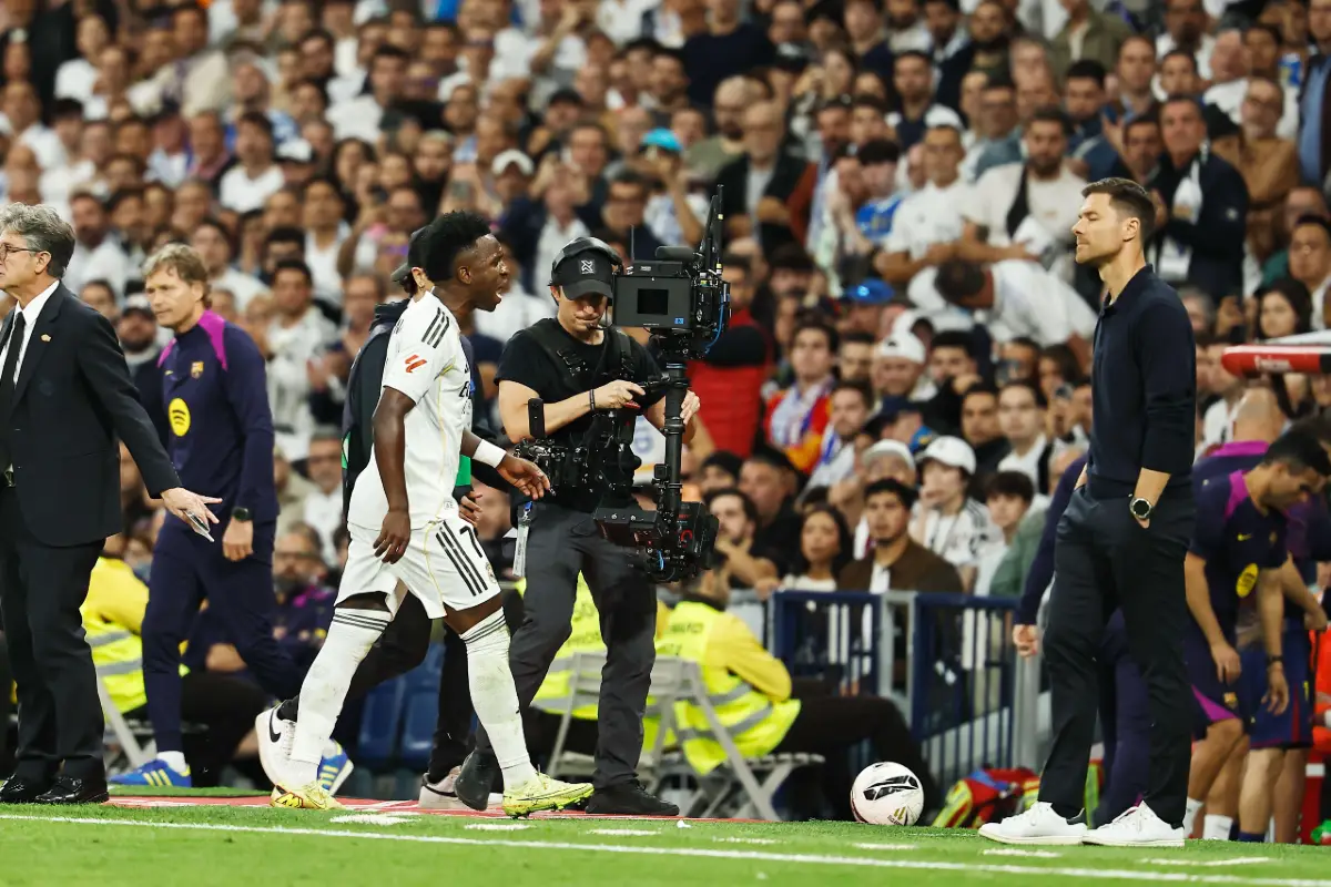 Real Madrid: « S'il ne revient pas, il jouera très peu », la menace de Xabi Alonso à Vinicius