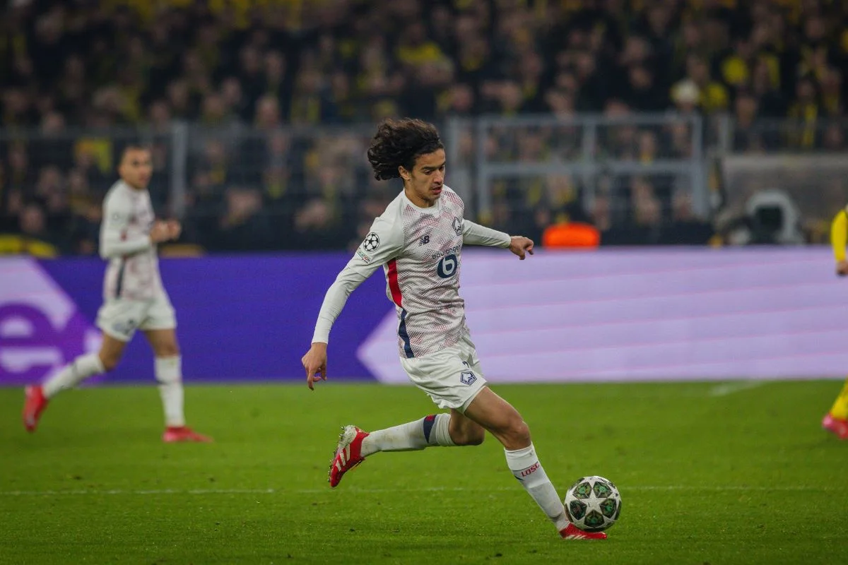 LOSC : La pépite  Ayyoub Bouaddi intéresse trois clubs anglais