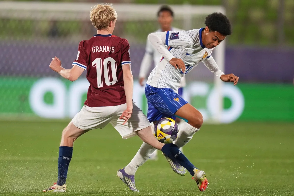 ASSE : un club anglais fait le forcing pour Djylian N'Guessan