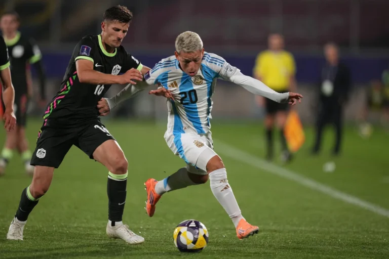 Gianluca Prestianni avec l'Argentine @Alamy