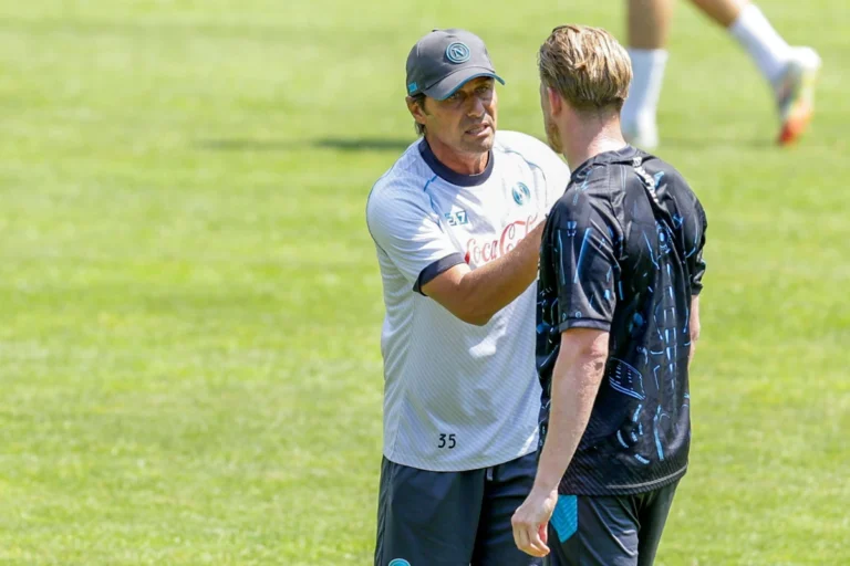 Kevin De Bruyne et Antonio Conté ©Alamy