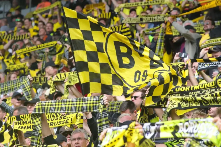 Les fans de Dortmund @Alamy