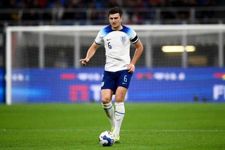 Le défenseur Maguire avec le maillot de la sélection anglaise @Alamy