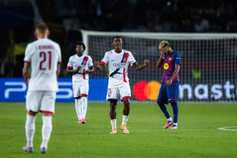 Nuno Mendes contre el PSG ©Alamy