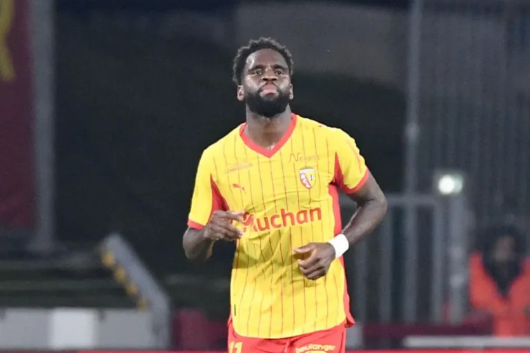 Édouard brise le silence : Son calvaire à Leicester