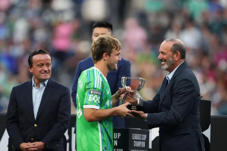 Pedro de la Vega avec Seattle @Alamy