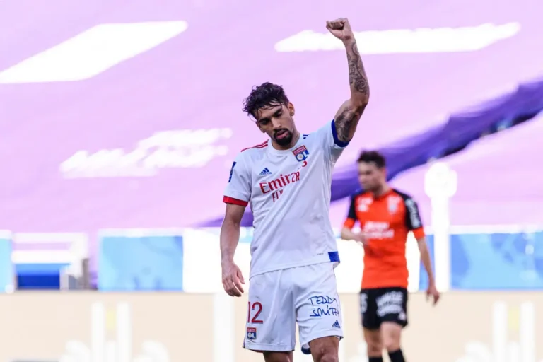 West Ham : un ancien de Lyon demande la porte