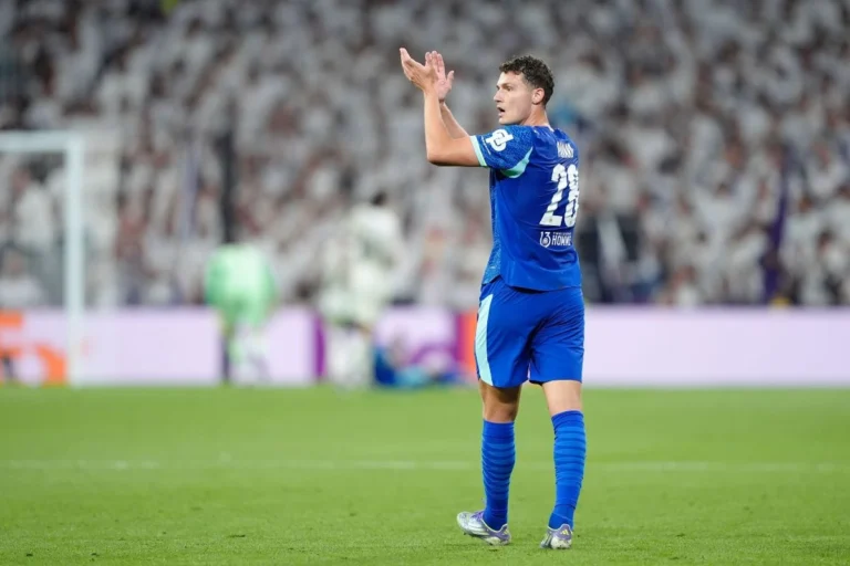 Benjamin Pavard sous le maillot de l'OM @Alamy