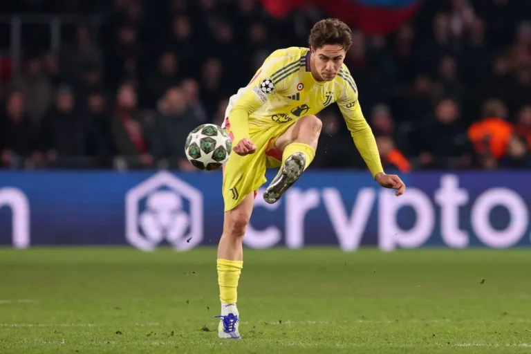 Kenan Yildiz sous le maillot de la Juve @Alamy