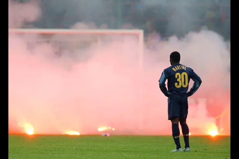 Un coup de pétard pour disperser les deux rivaux milanais