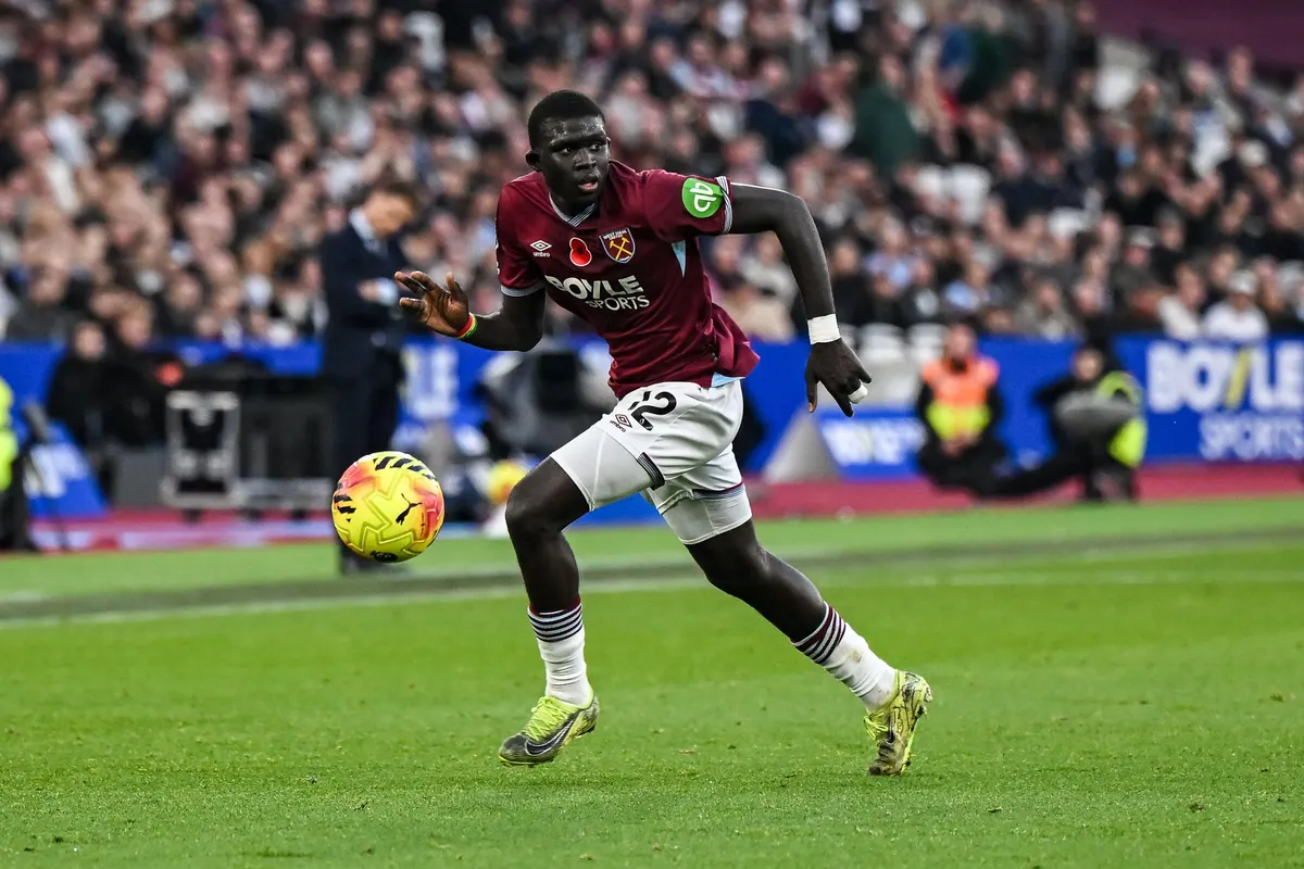 Un duel Real Madrid - FC Barcelone pour un crack sénégalais