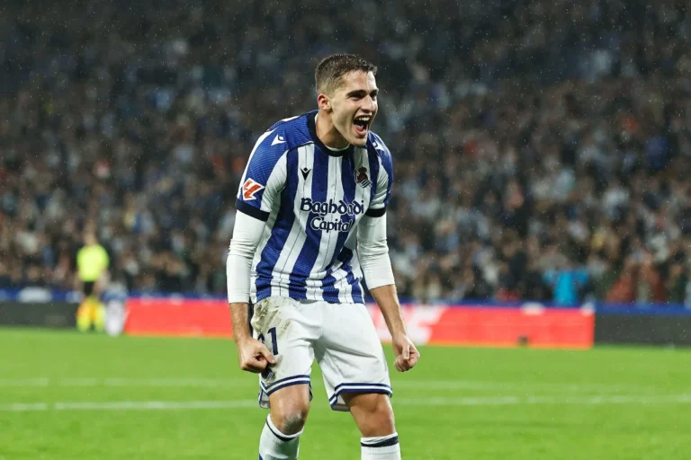 Arsen Zakharyan visé par l'OL @Alamy