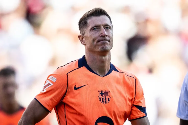 Robert Lewandowski refuse le Fenerbahçe ©Alamy