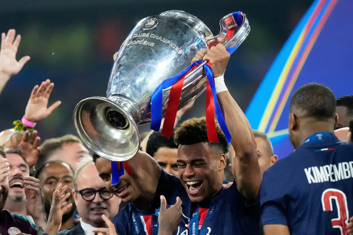 PSG : Désiré Doué remporte le Golden Boy 2025