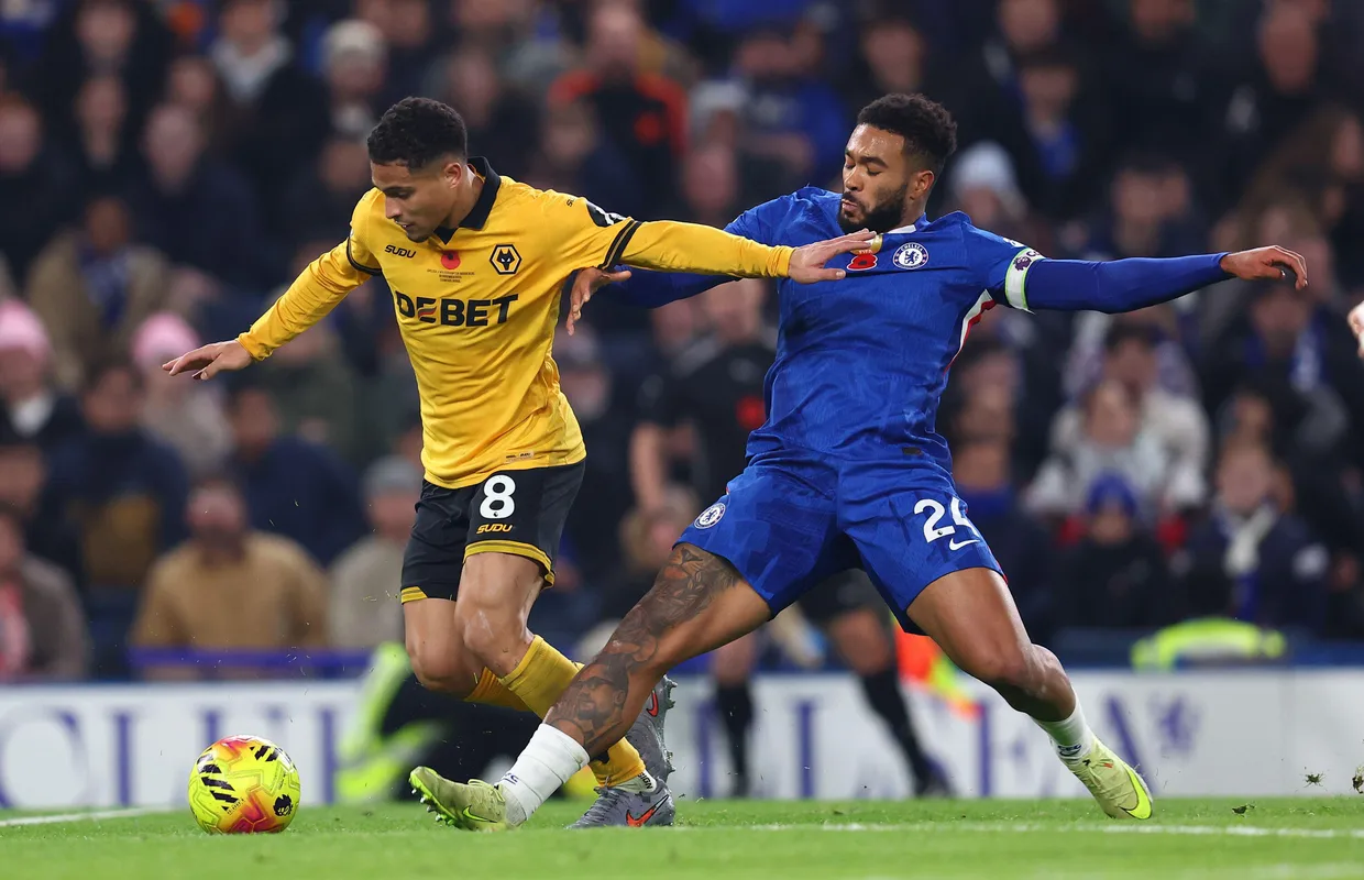 Manchester United se penche sur un international brésilien