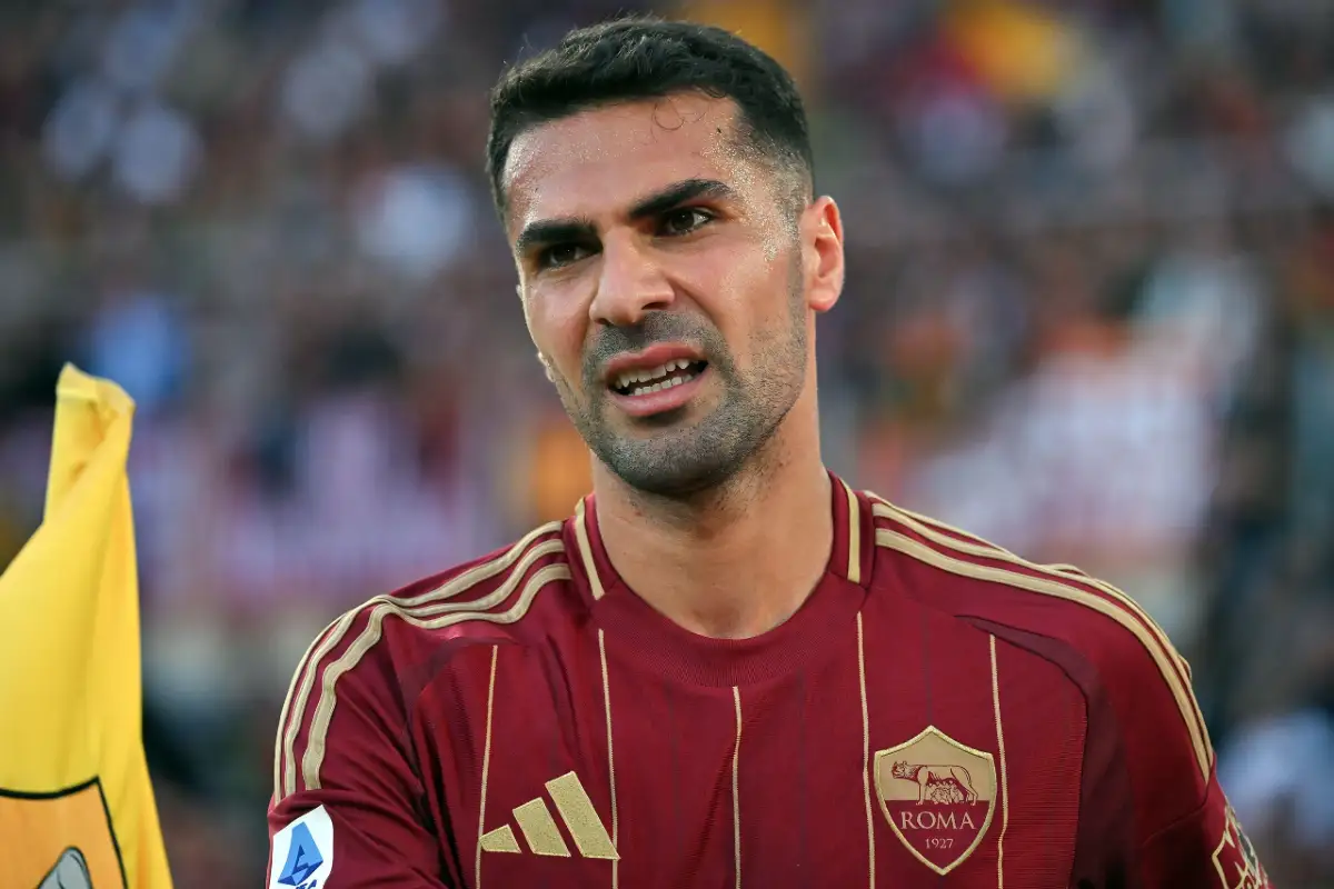 Man United doit défier PSG et Arsenal pour ce défenseur