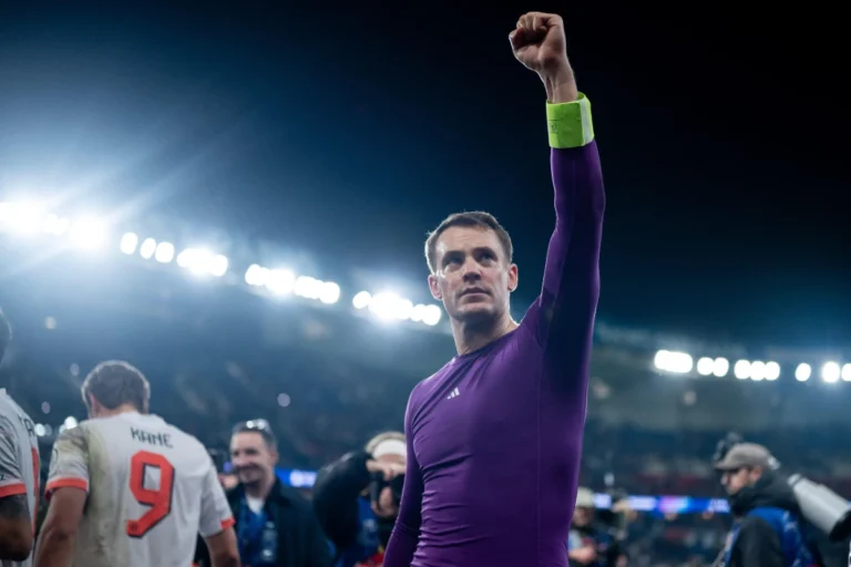 Manuel Neur au Parc des Princes ©Alamy
