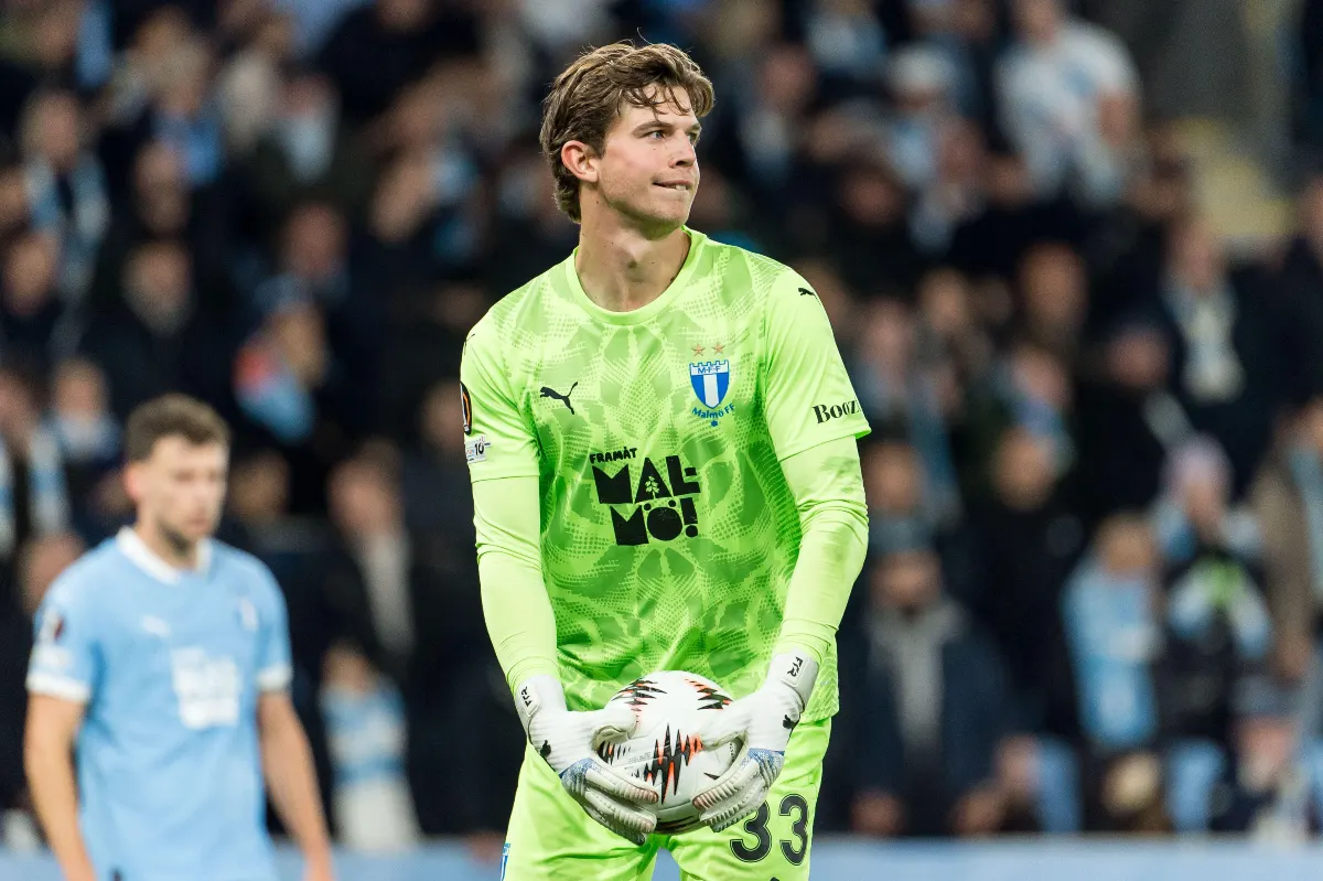 Manchester United se penche sur un gardien de but suédois