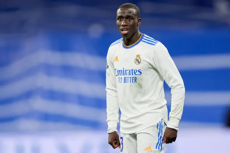 Real Madrid : un défenseur français fait son grand retour