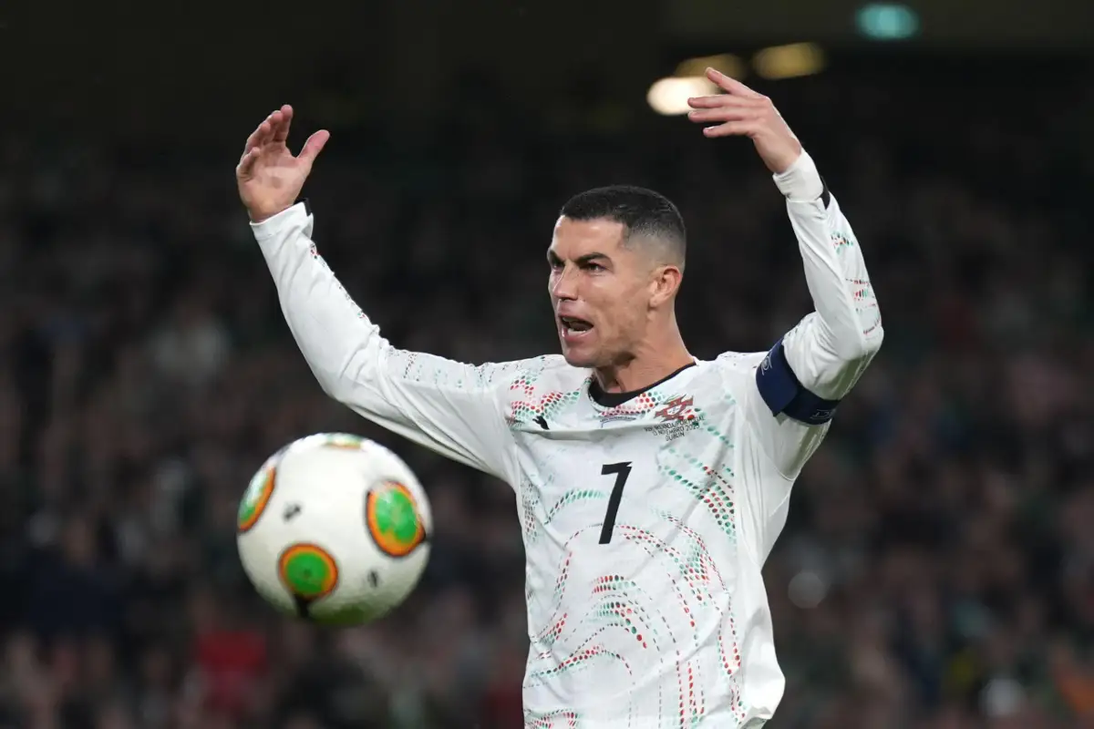 Vidéo : Ronaldo reçoit son premier carton rouge après…