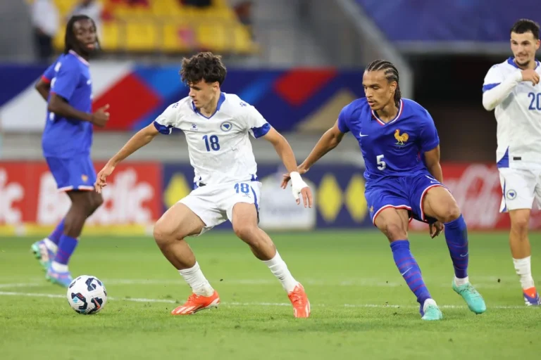 Kerim Alajbegovic sous le maillot de la Bosnie @Alamy