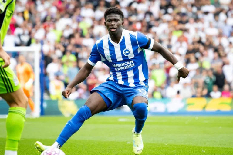 Carlos Baleba sous le maillot de Brighton @Alamy