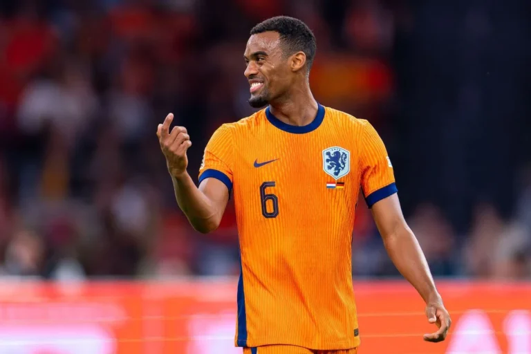 Ryan Gravenberch sous le maillot des Pays Bas @Alamy