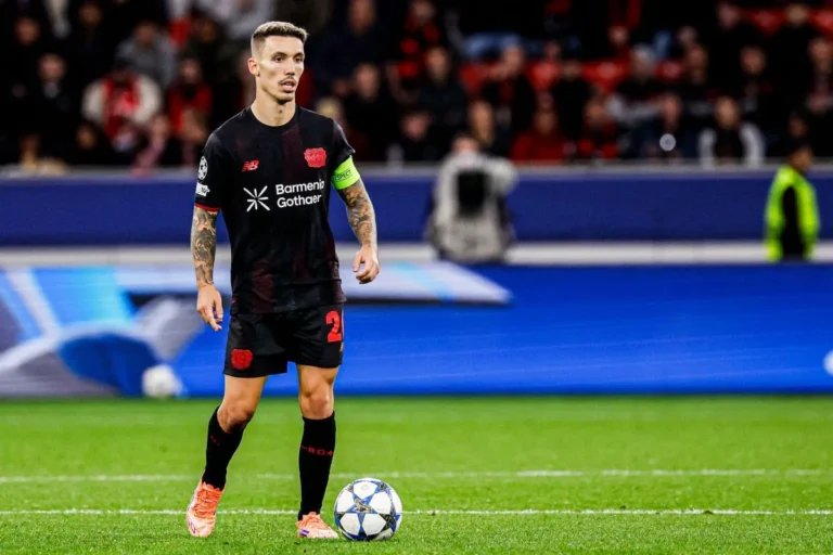 Alejandro Grimaldo sous le maillot du Bayer Leverkusen @Alamy