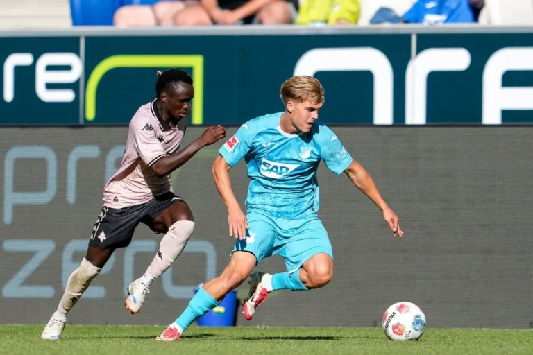 Cheikh Sabaly face à Hoffenheim @Alamy