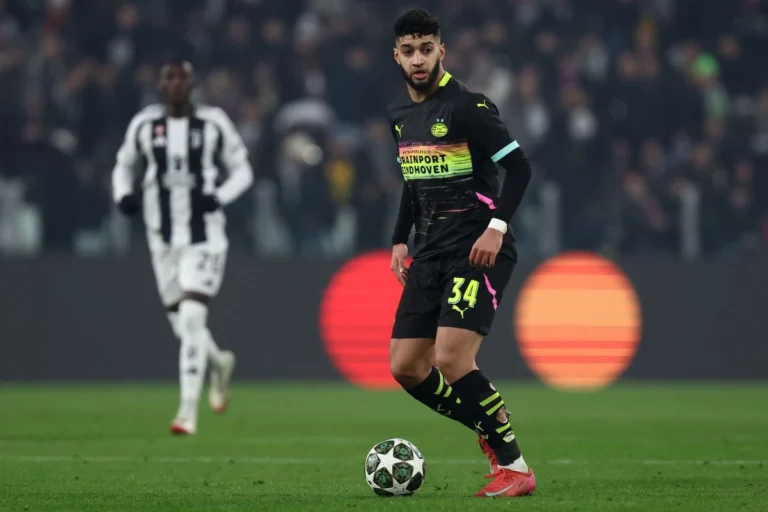 Ismael Saibari sous le maillot du PSV @Alamy