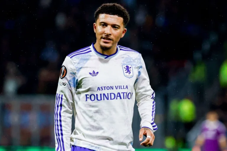 Jadon Sancho sous le maillot d'Aston Villa @Alamy