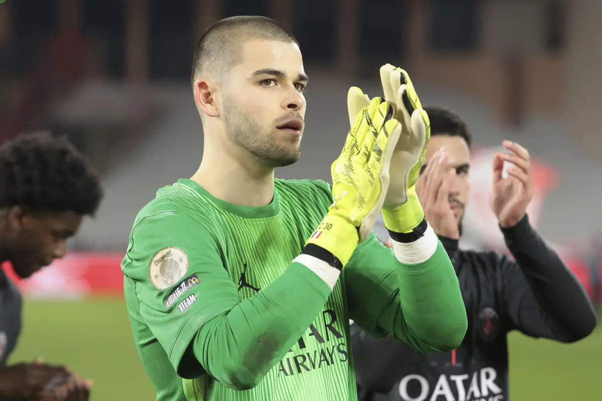 L&rsquo;incroyable réaction de Lucas Chevalier à la titularisation de Renato Marin