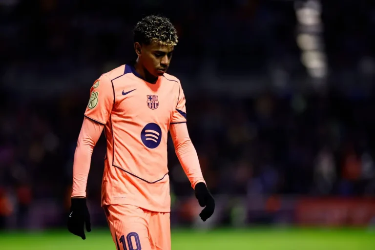 "Il a 18 ans mais il se prend pour Messi", un jeune supporter charge Lamine Yamal et le Barça