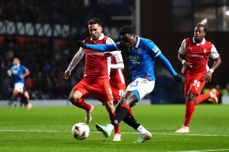 Djeidi Gassama avec les Glasgow Rangers