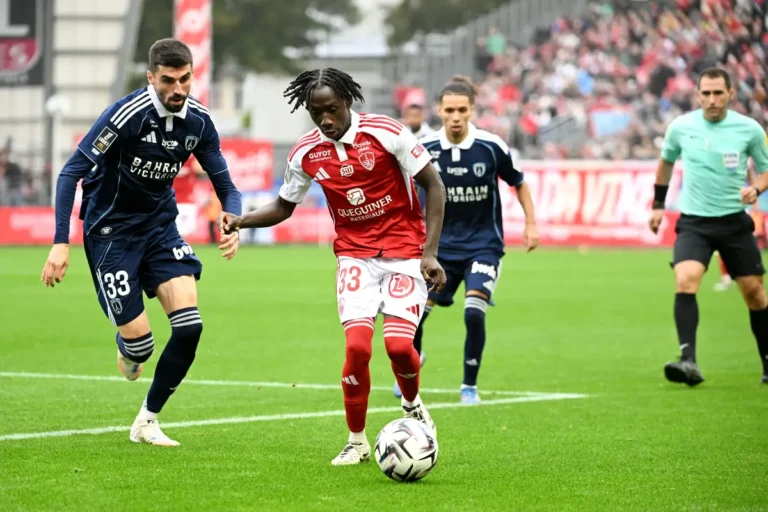 Hamidou Makalou sous el maillot de Brest