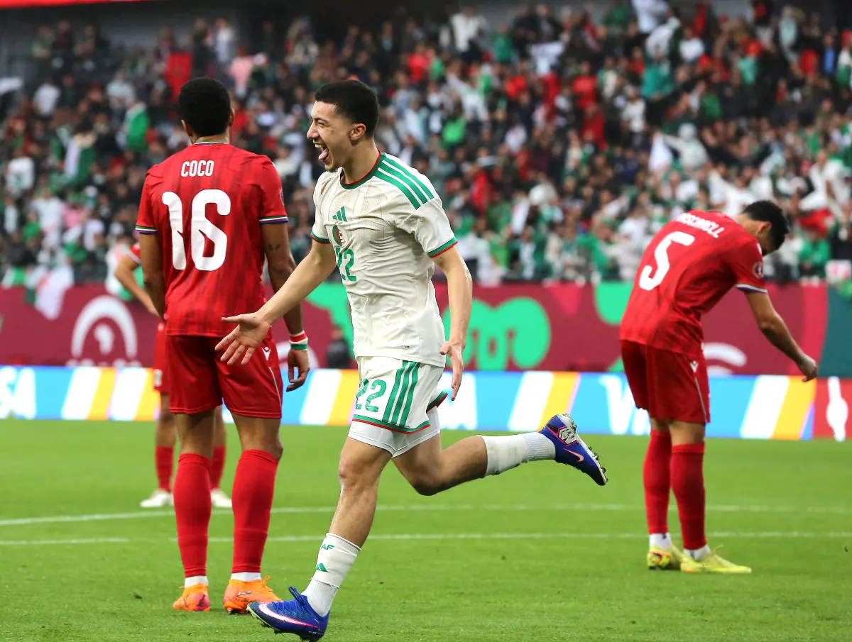 Le FC Barcelone surveille un jeune crack algérien