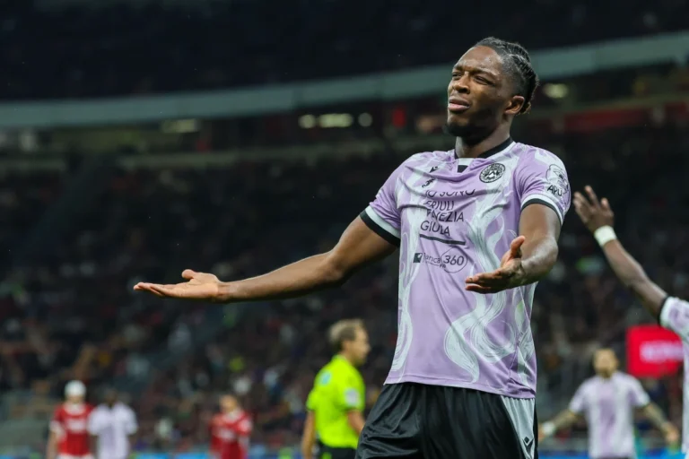 Isaak Touré interpellé par la police ©Alamy