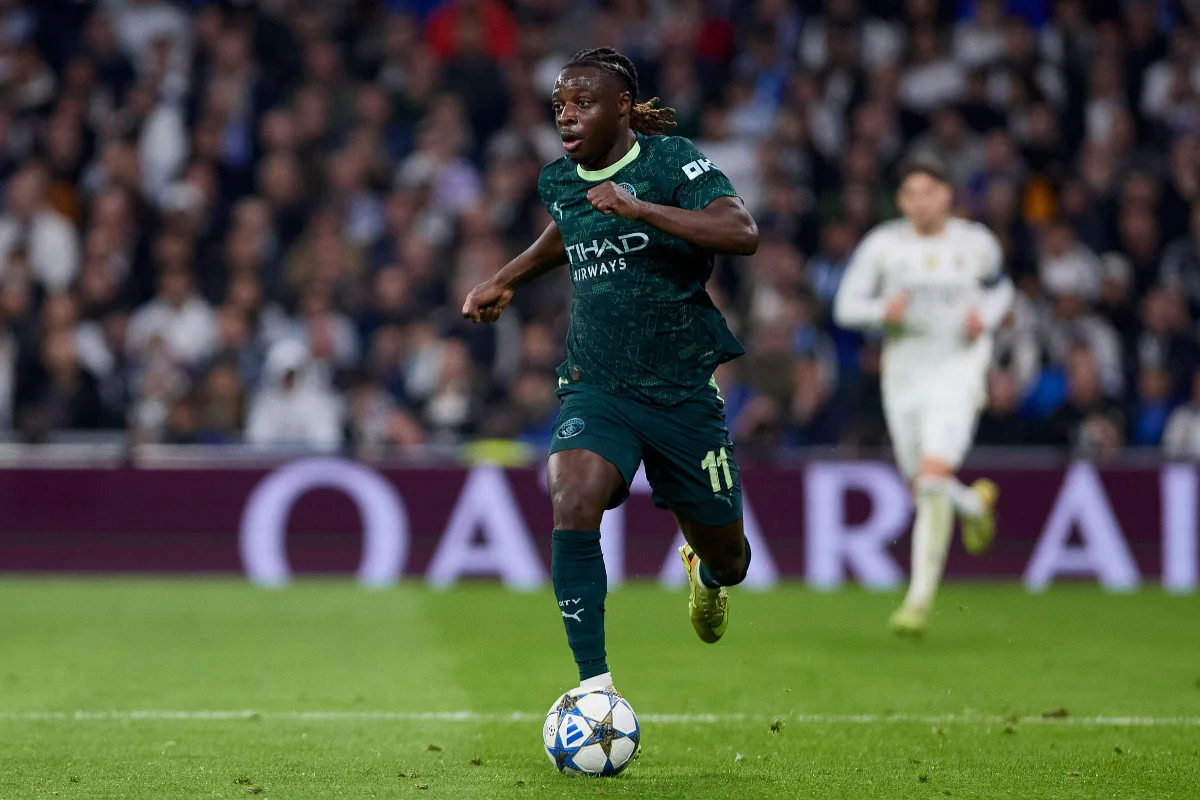 Jérémy Doku sous le maillot de Manchester City