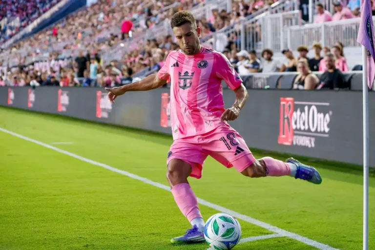 Reguilón est là pour combler le vide d'Alba