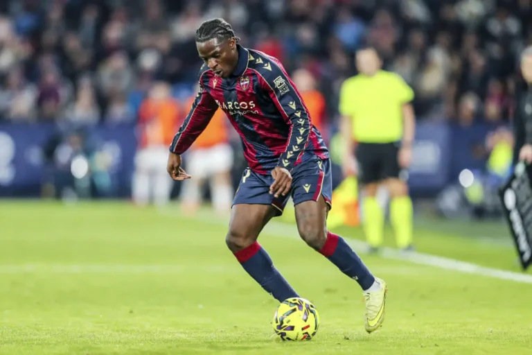 Karl Etta Eyong visé par le Barça ©Alamy