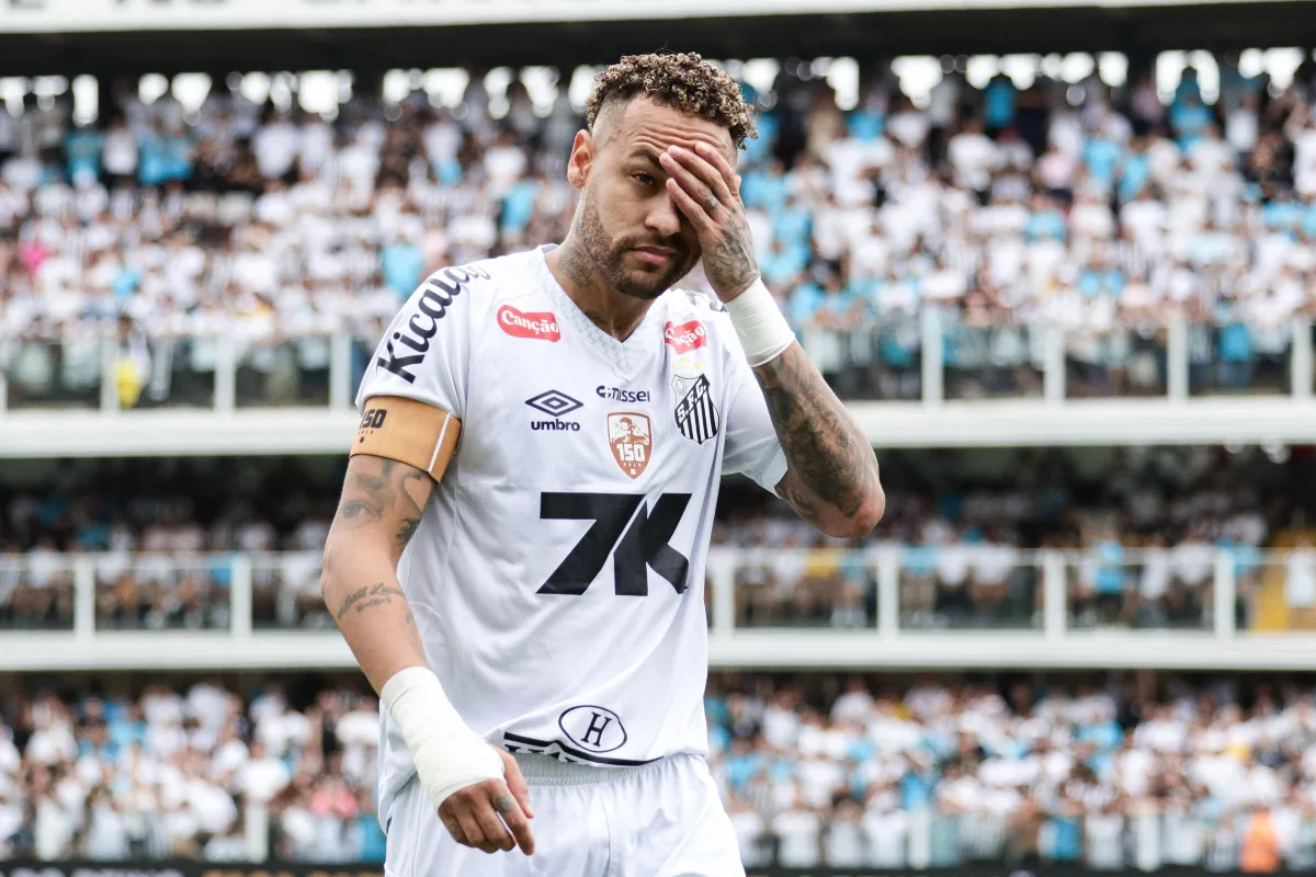 Le déguisement bizarre de Neymar pour passer inaperçu