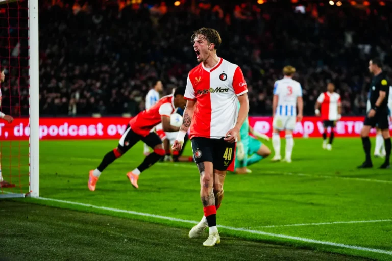 Luciano Valente sous le maillot de Feyenoord