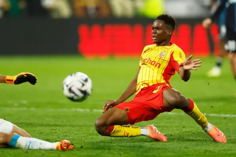 Mamadou Sangaré sous le maillot de Lens