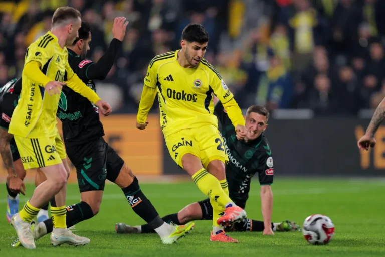Marco Asensio sous le maillot de Fenerbahçe