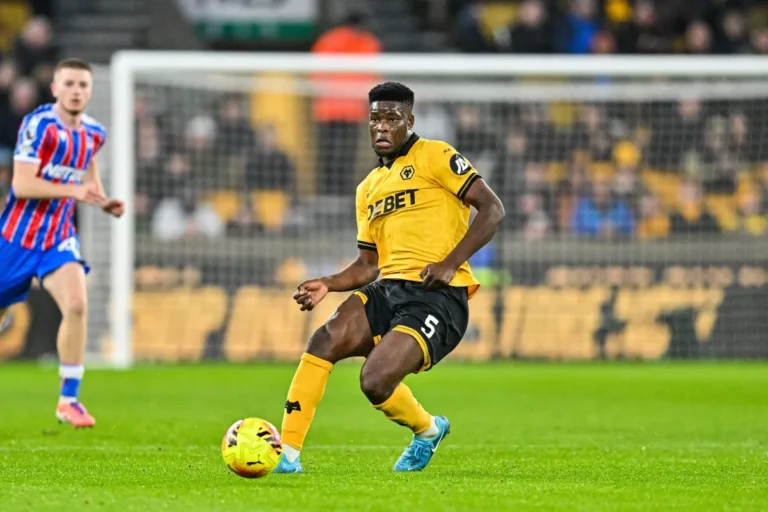 Marshall Munetsi avec Wolverhampton