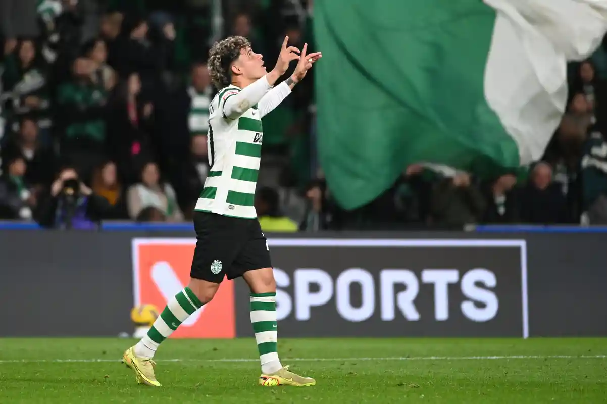 Manchester United : Un international uruguayen pour renforcer la défense ?