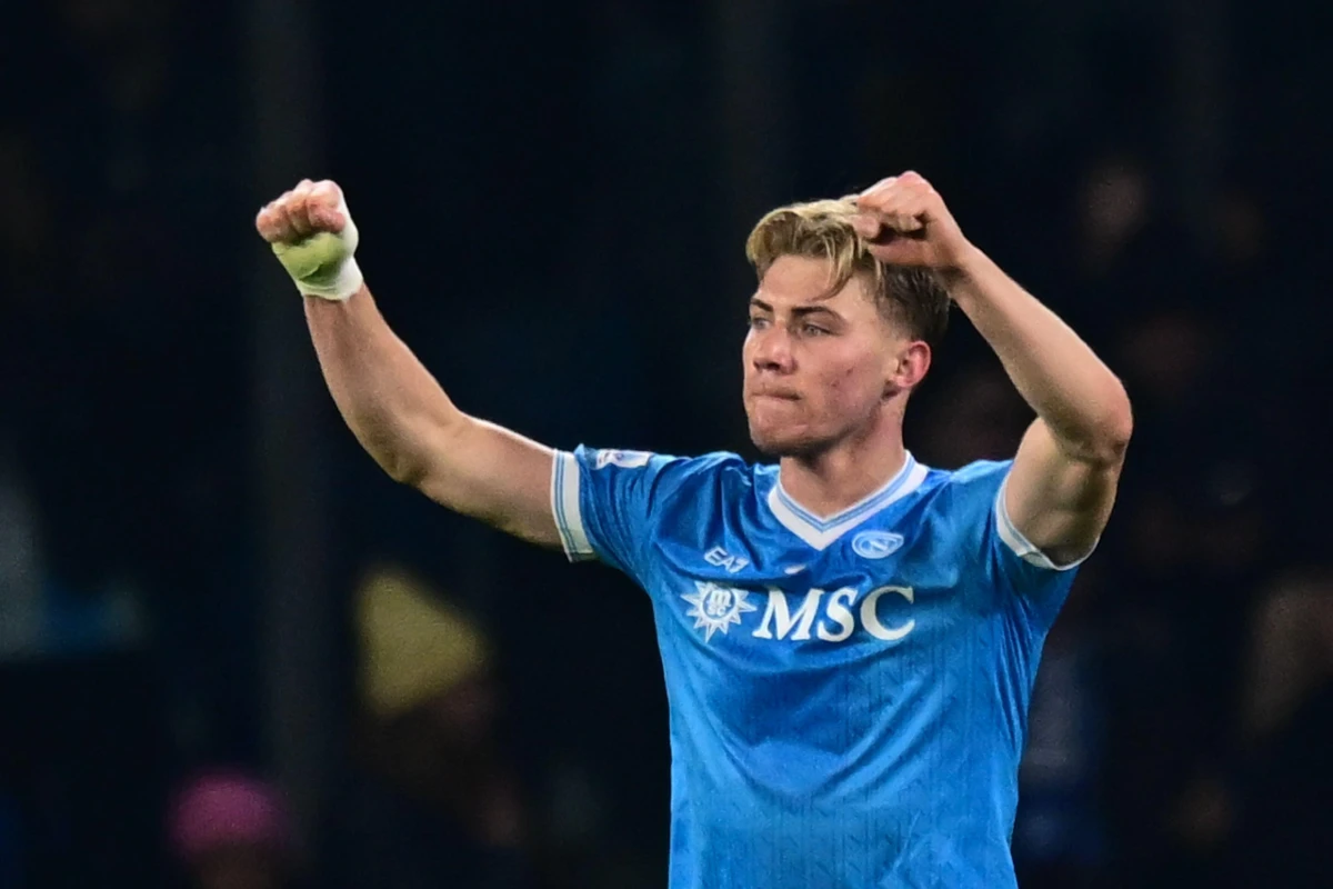 Naples: Rasmus Højlund se moque de Manchester United