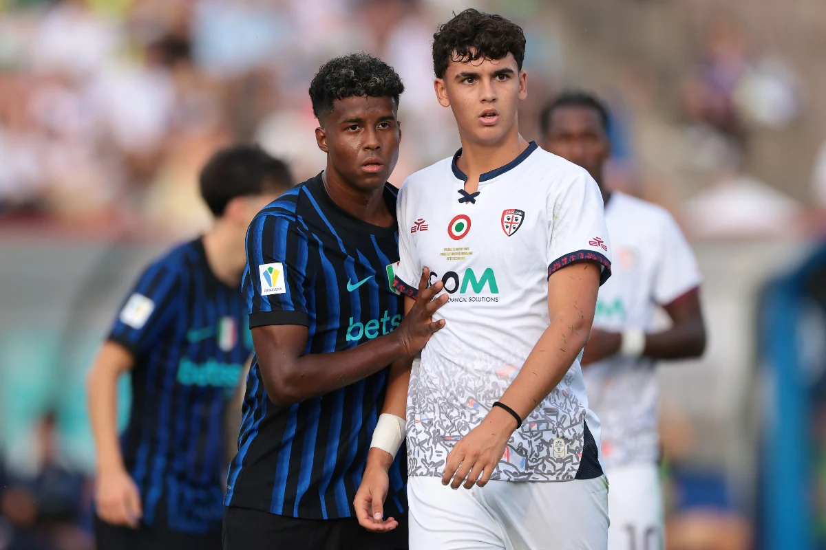 Roberto Malfitano avec le maillot de Cagliari