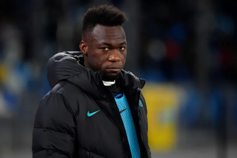 Un ancien attaquant de Man City fait ses adieux